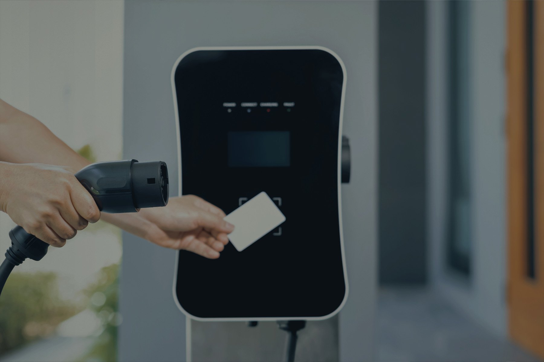 E-Auto an Wallbox mit eigener Ladekarte laden und abrechnen